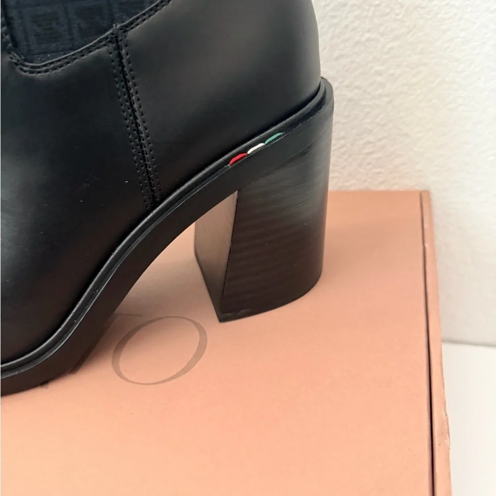 Paula Black Leather Franco Sarto Ankle Boots Square Toe Stacked Heel Size 9.5